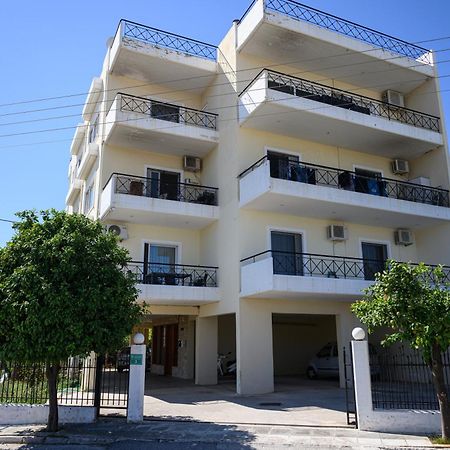 Alexander Apartments Airport Spáta 외부 사진